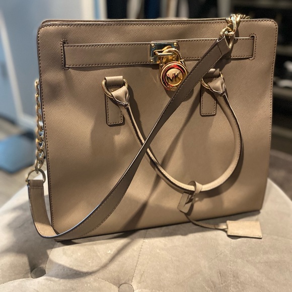 Michael Kors Hamilton Set - Picture 8 of 11